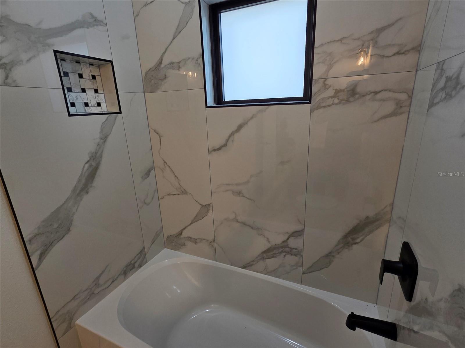 ROTONDA LAKES - Residential