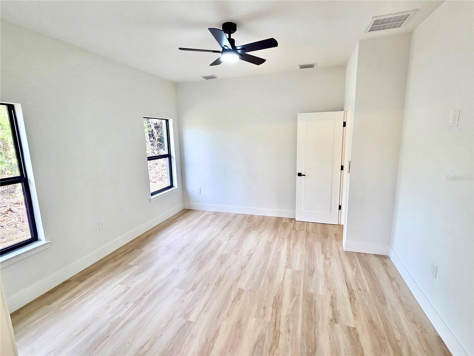 ROTONDA LAKES - Residential