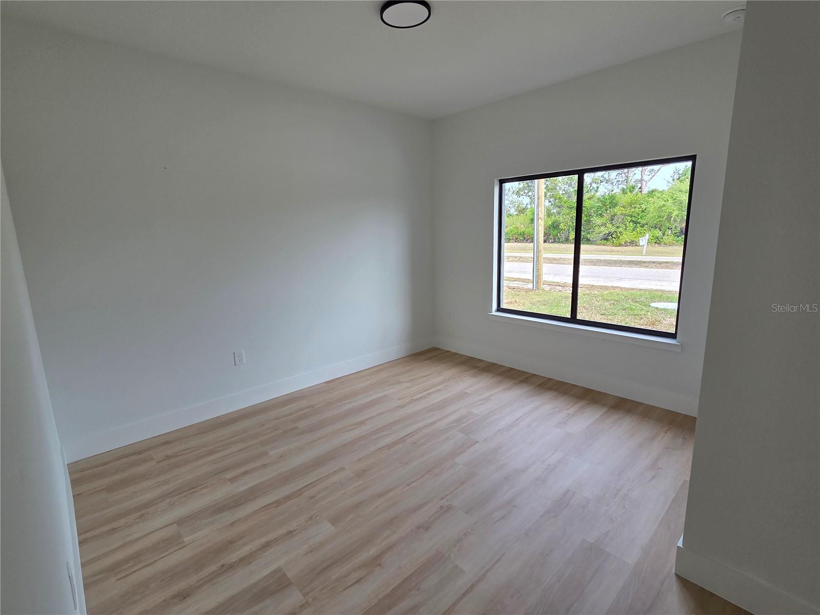ROTONDA LAKES - Residential