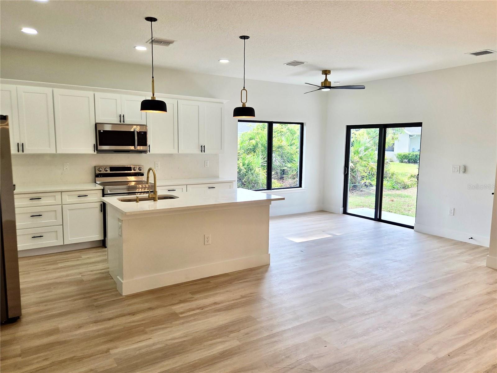 ROTONDA LAKES - Residential