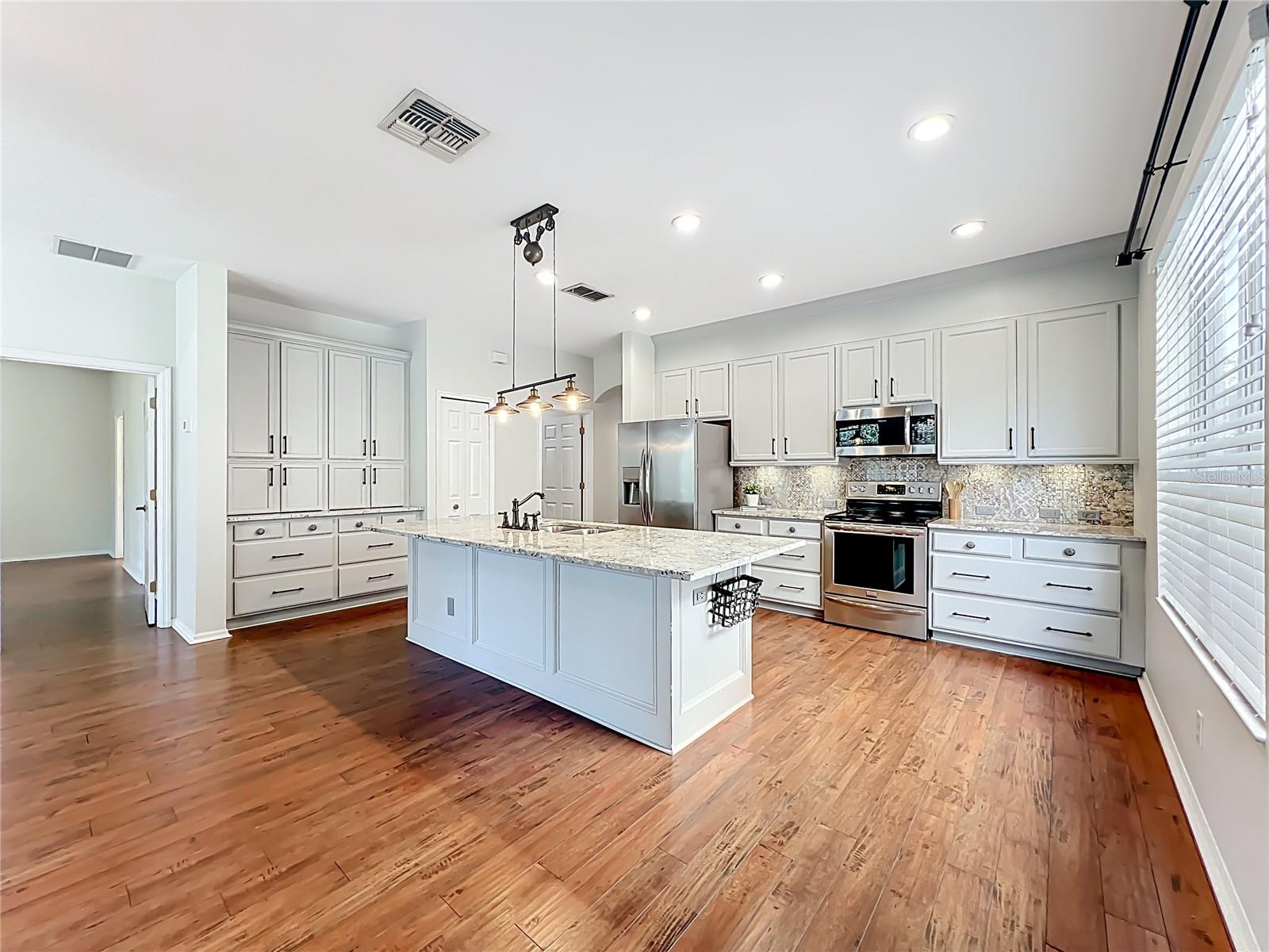 AVALON PARK SOUTH PH 01 - Residential