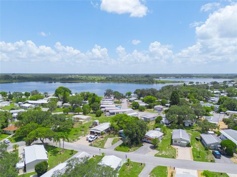 A home in LAKE WALES