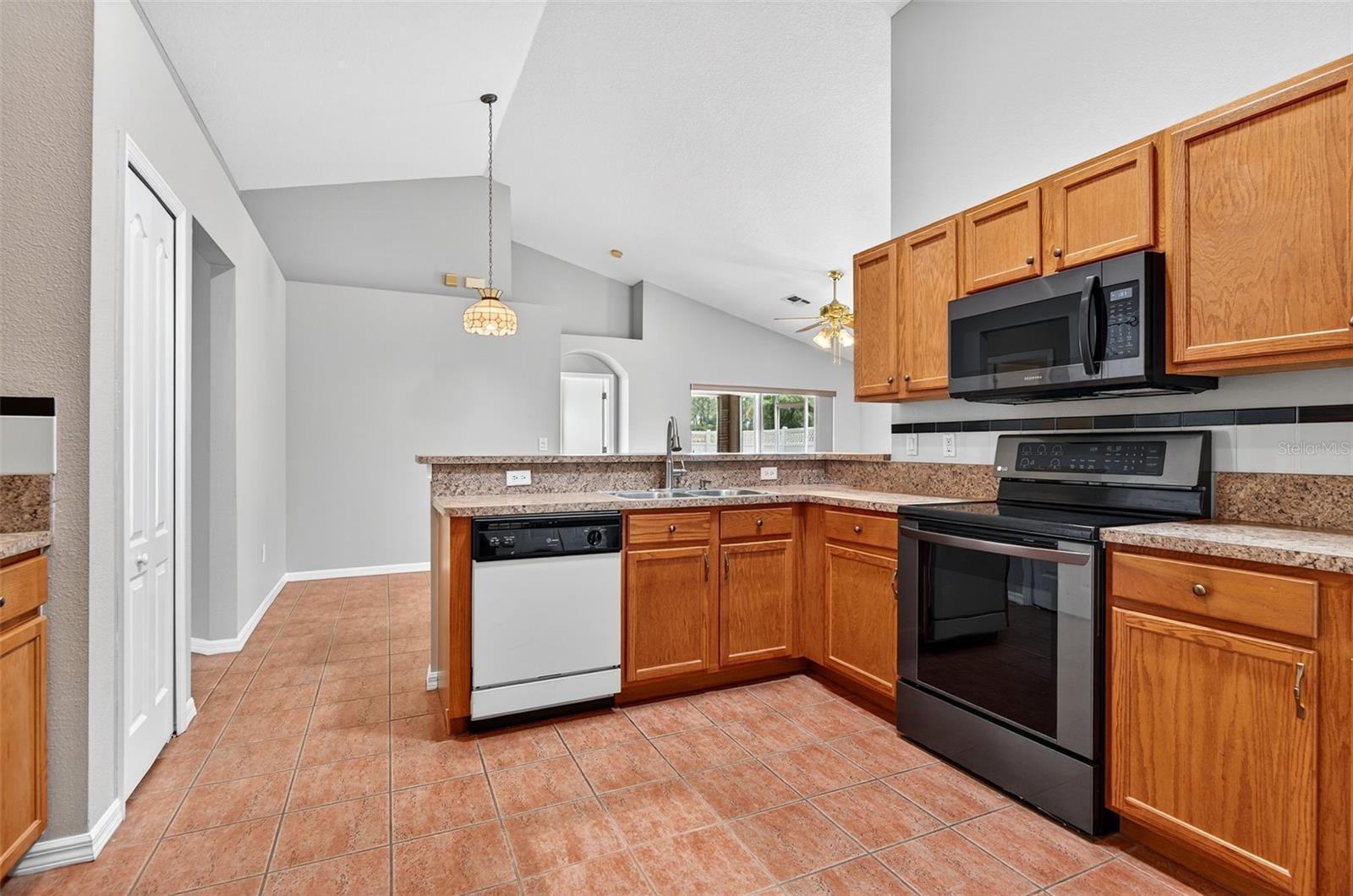 VALENCIA GARDENS PH 02 - Residential