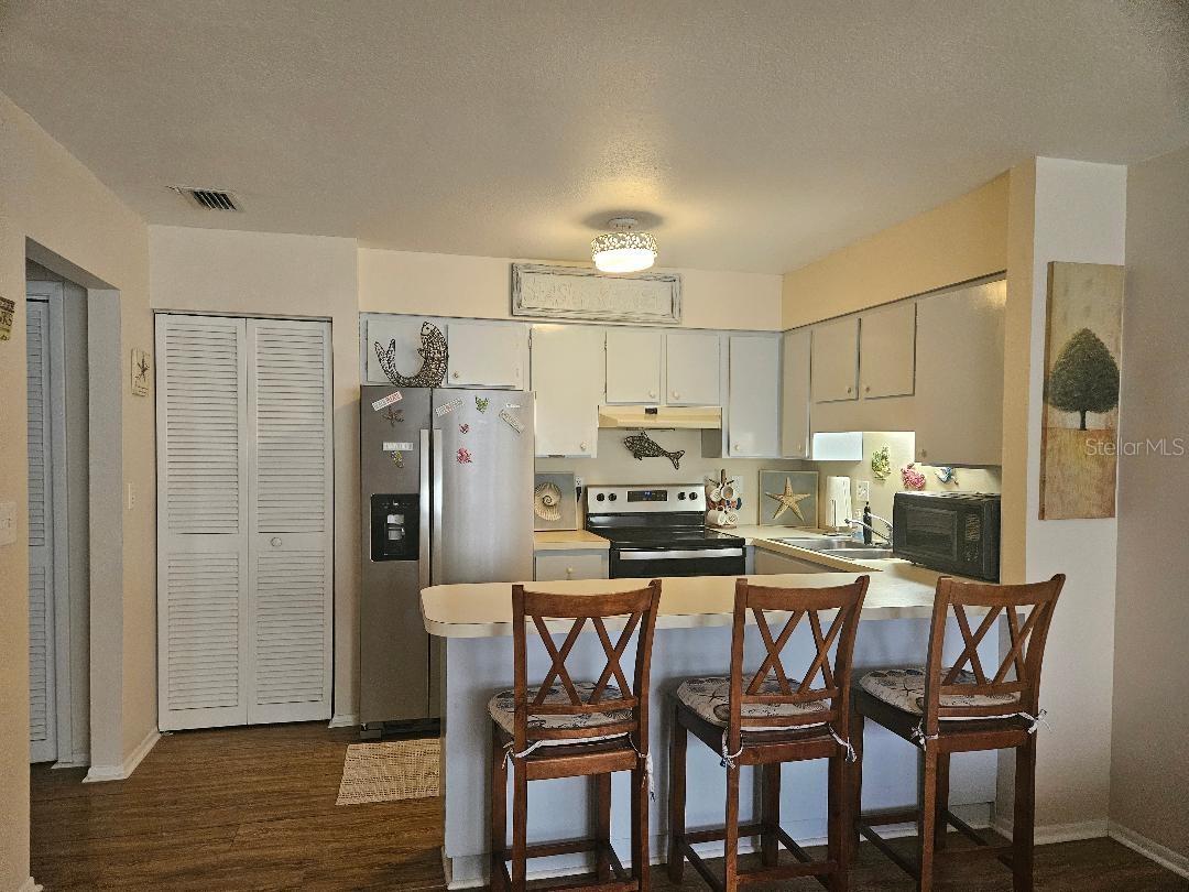 810 KINGS COURT B