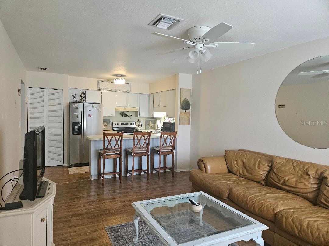 810 KINGS COURT B