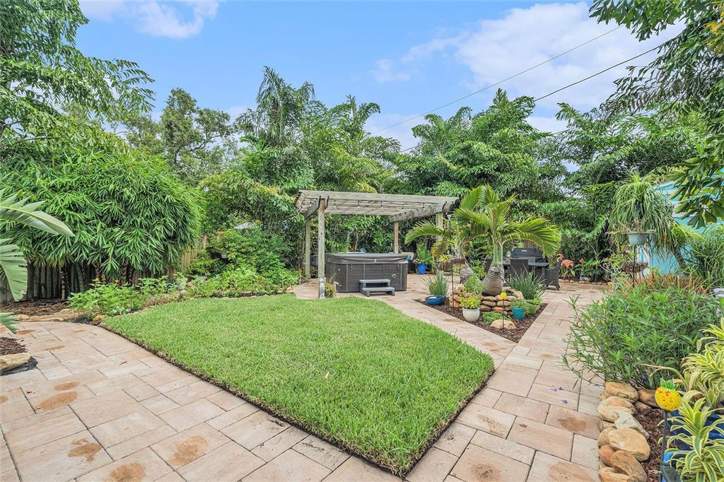 Photo of 137 Pennsylvania Avenue, Palm Harbor, FL 34683 (MLS # TB8421552)