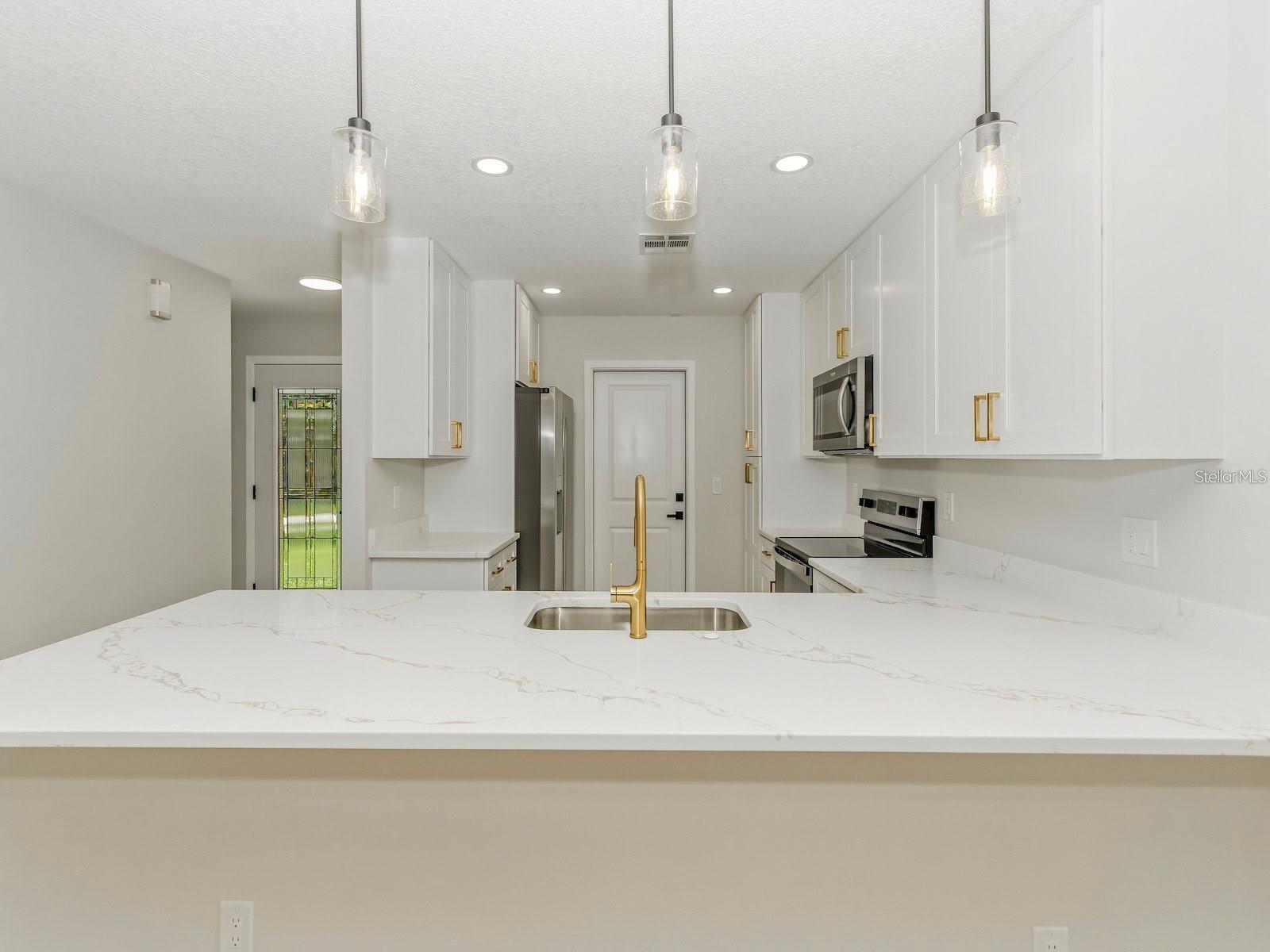 3058 GRACELAND COURT