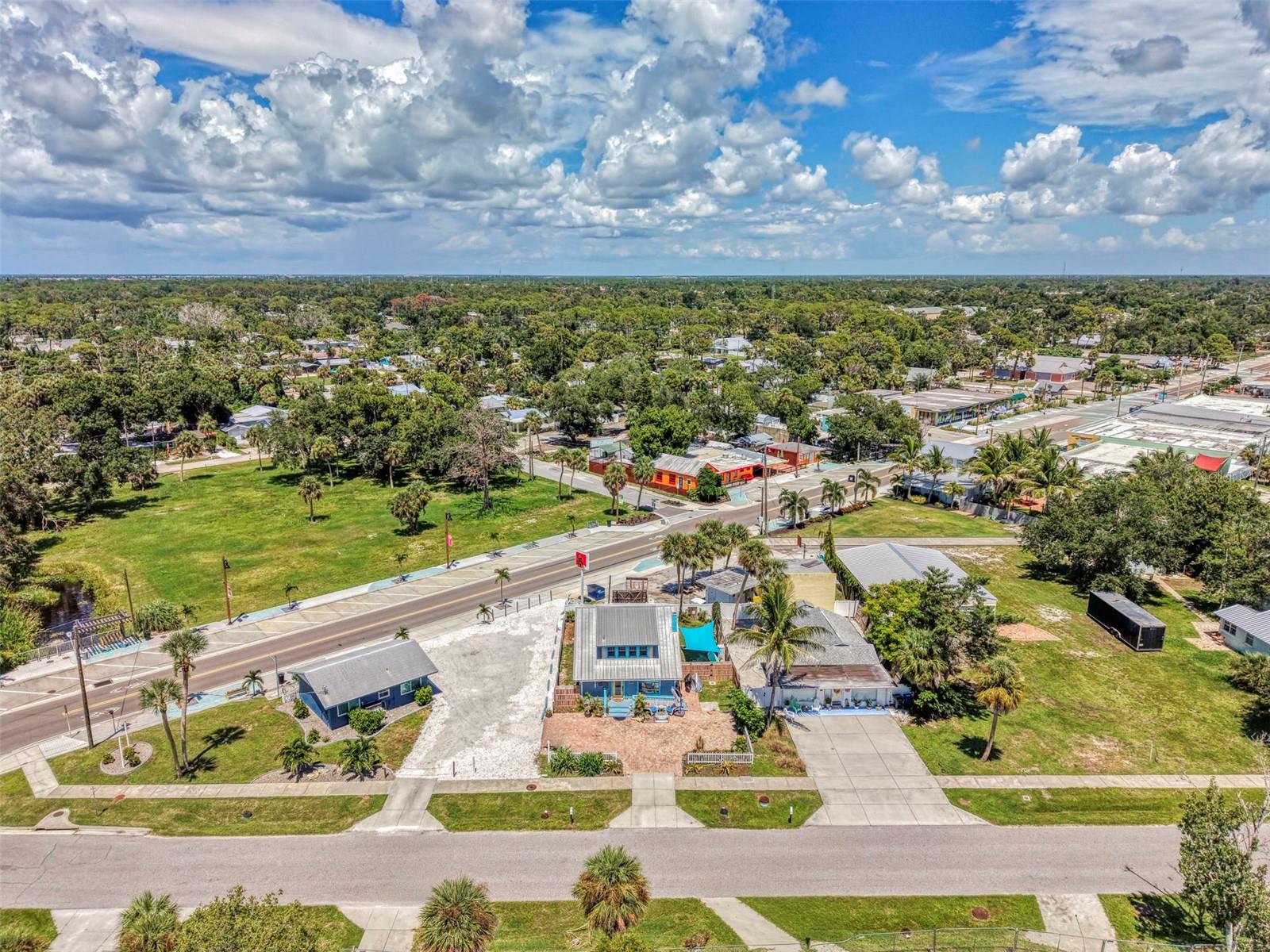 530 W GREEN STREET, ENGLEWOOD, FL, 34223 3 530 W GREEN STREET