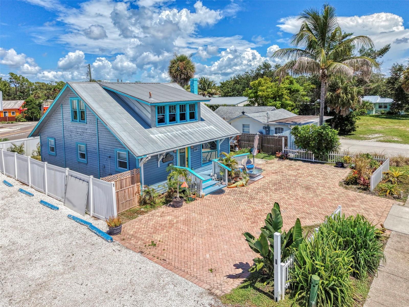 530 W GREEN STREET, ENGLEWOOD, FL, 34223 4 530 W GREEN STREET