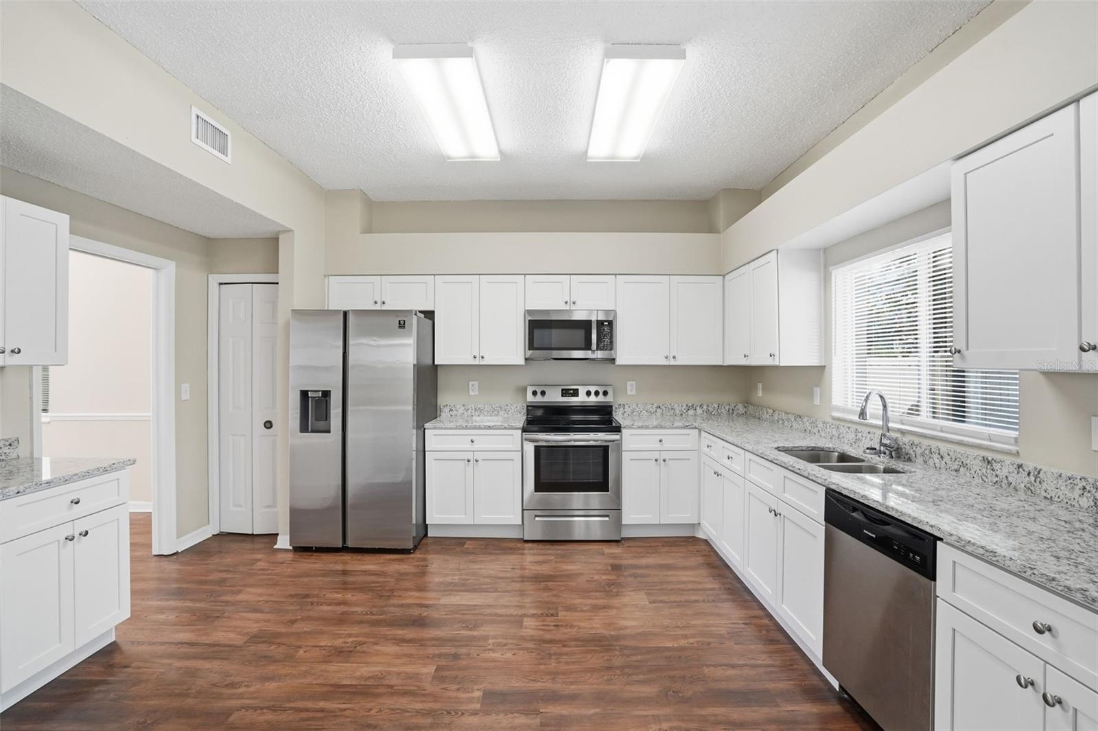 CLUBHOUSE ESTATES AT SUMMERFIE - Residential