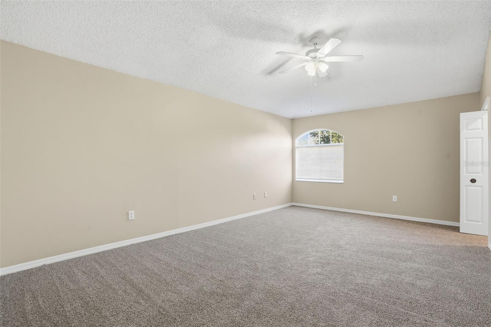 CLUBHOUSE ESTATES AT SUMMERFIE - Residential