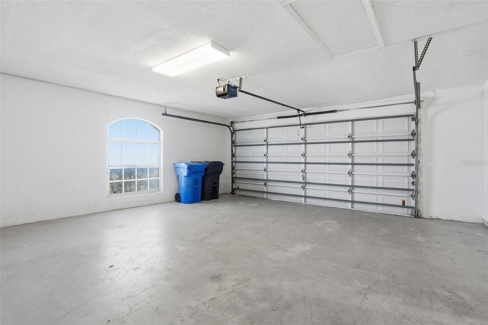 CLUBHOUSE ESTATES AT SUMMERFIE - Residential