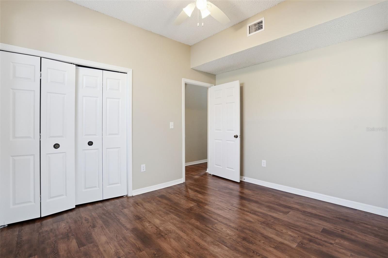 CLUBHOUSE ESTATES AT SUMMERFIE - Residential