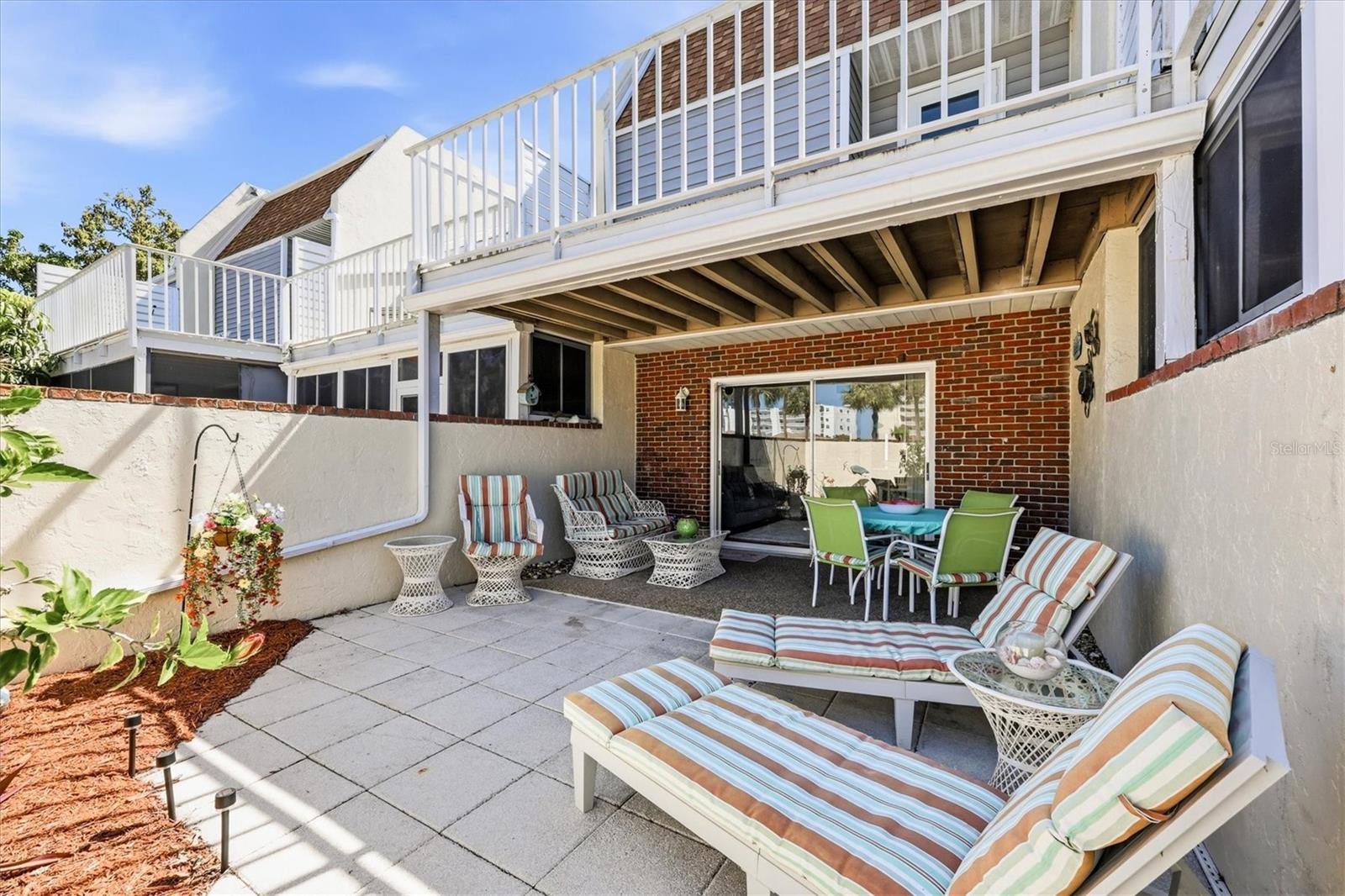 SUTTON PLACE - Residential