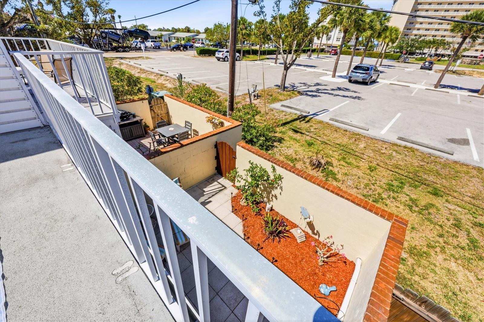 SUTTON PLACE - Residential