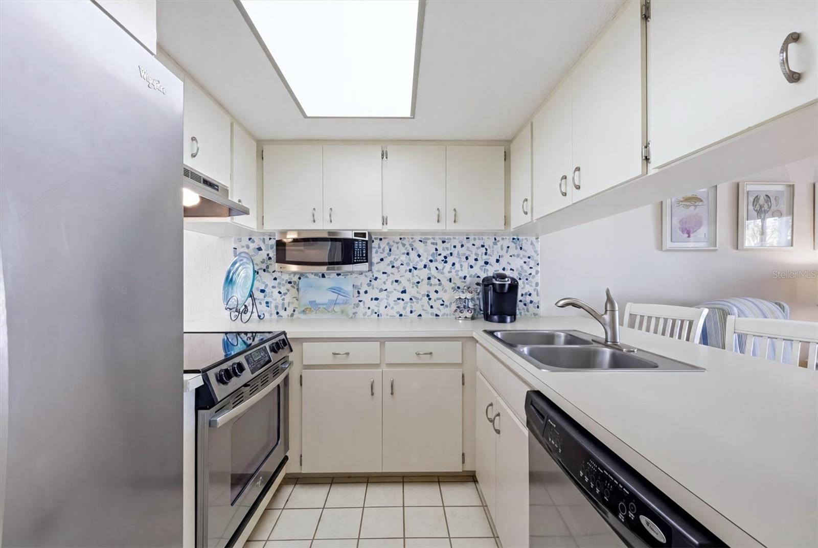 SUTTON PLACE - Residential