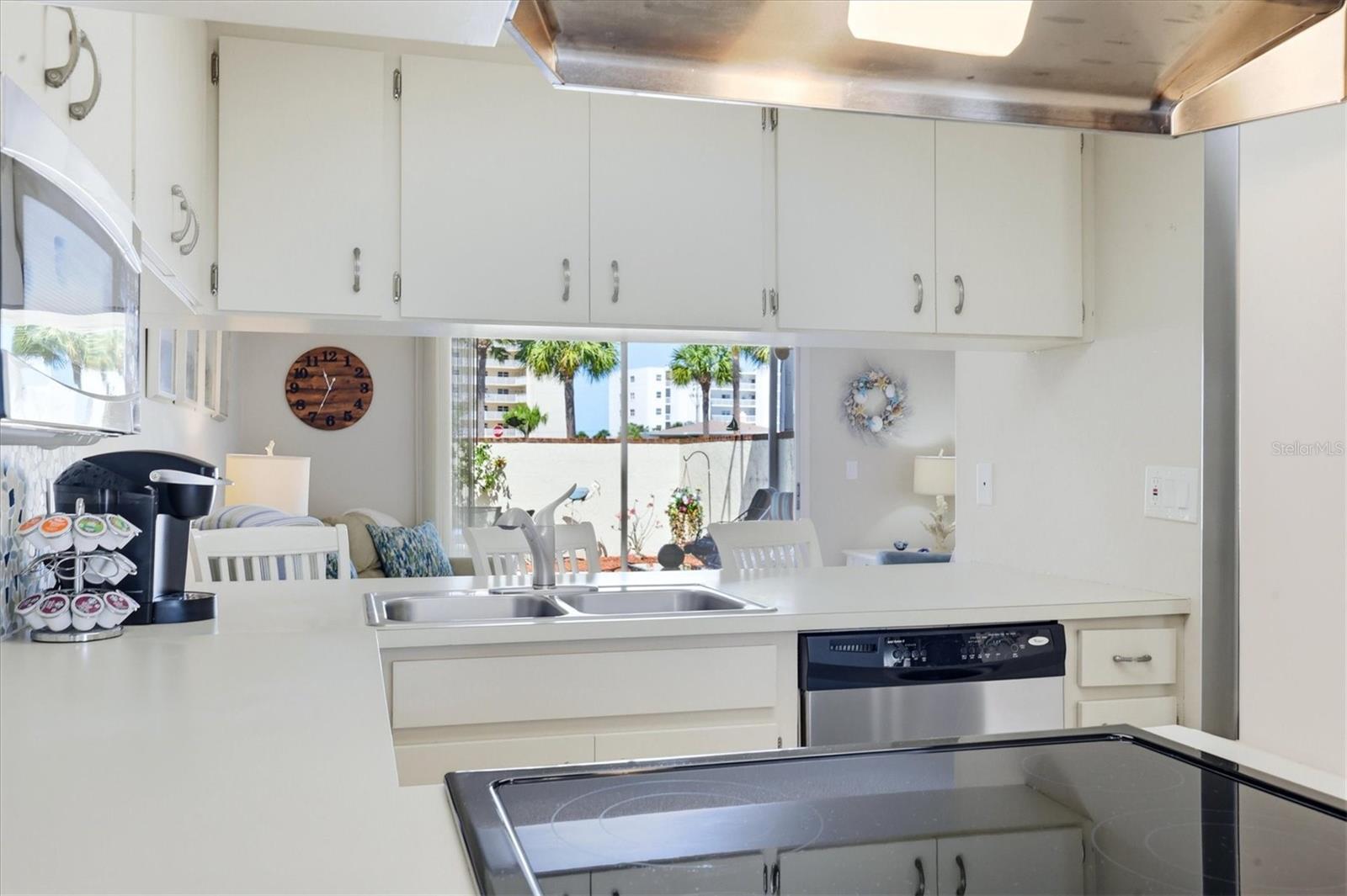 SUTTON PLACE - Residential