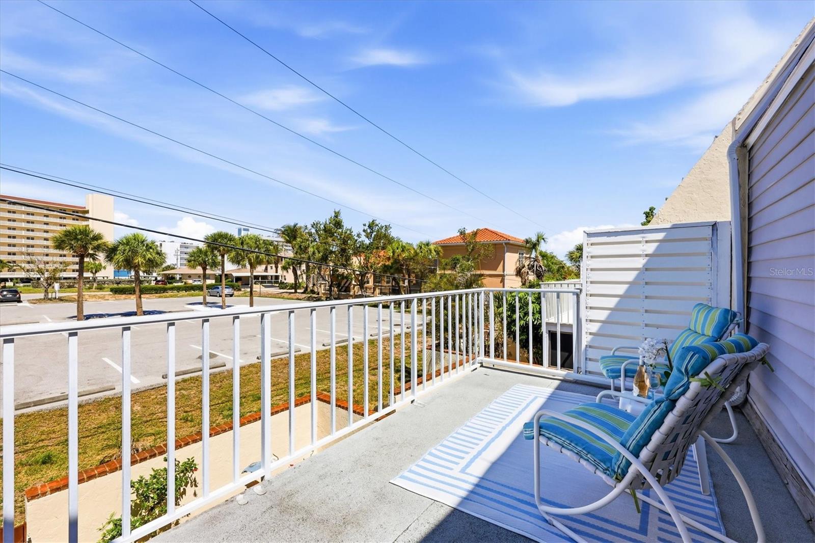 SUTTON PLACE - Residential