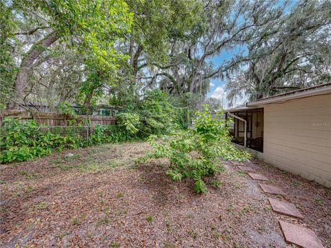 A home in LAKELAND