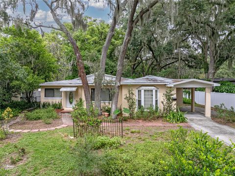 A home in LAKELAND