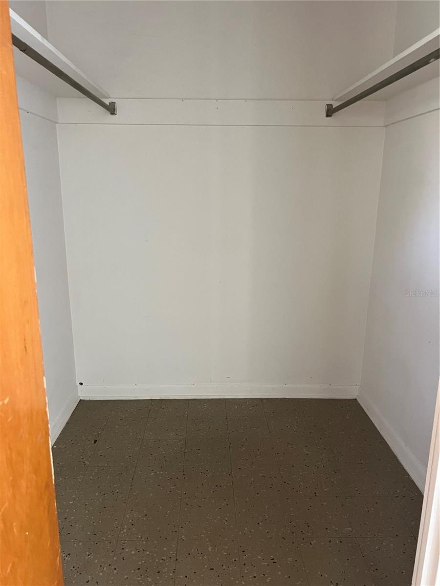 ROGERS DELAND - Residential Lease