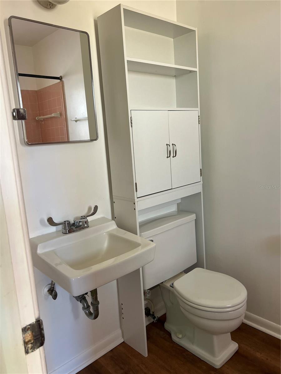 ROGERS DELAND - Residential Lease