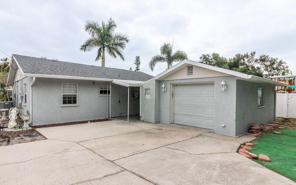 Photo of 1502 13th Street W, Bradenton, FL 34205 (MLS # A4674598)