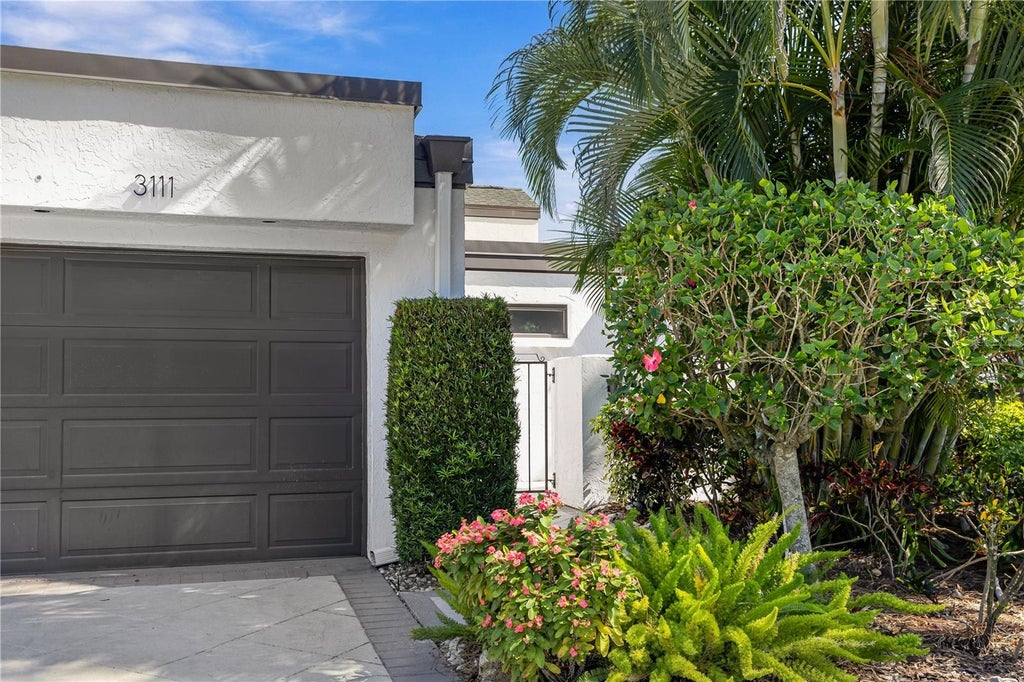 Photo of 3111 Heatherwood Lane, Sarasota, FL 34235 (MLS # A4710180)