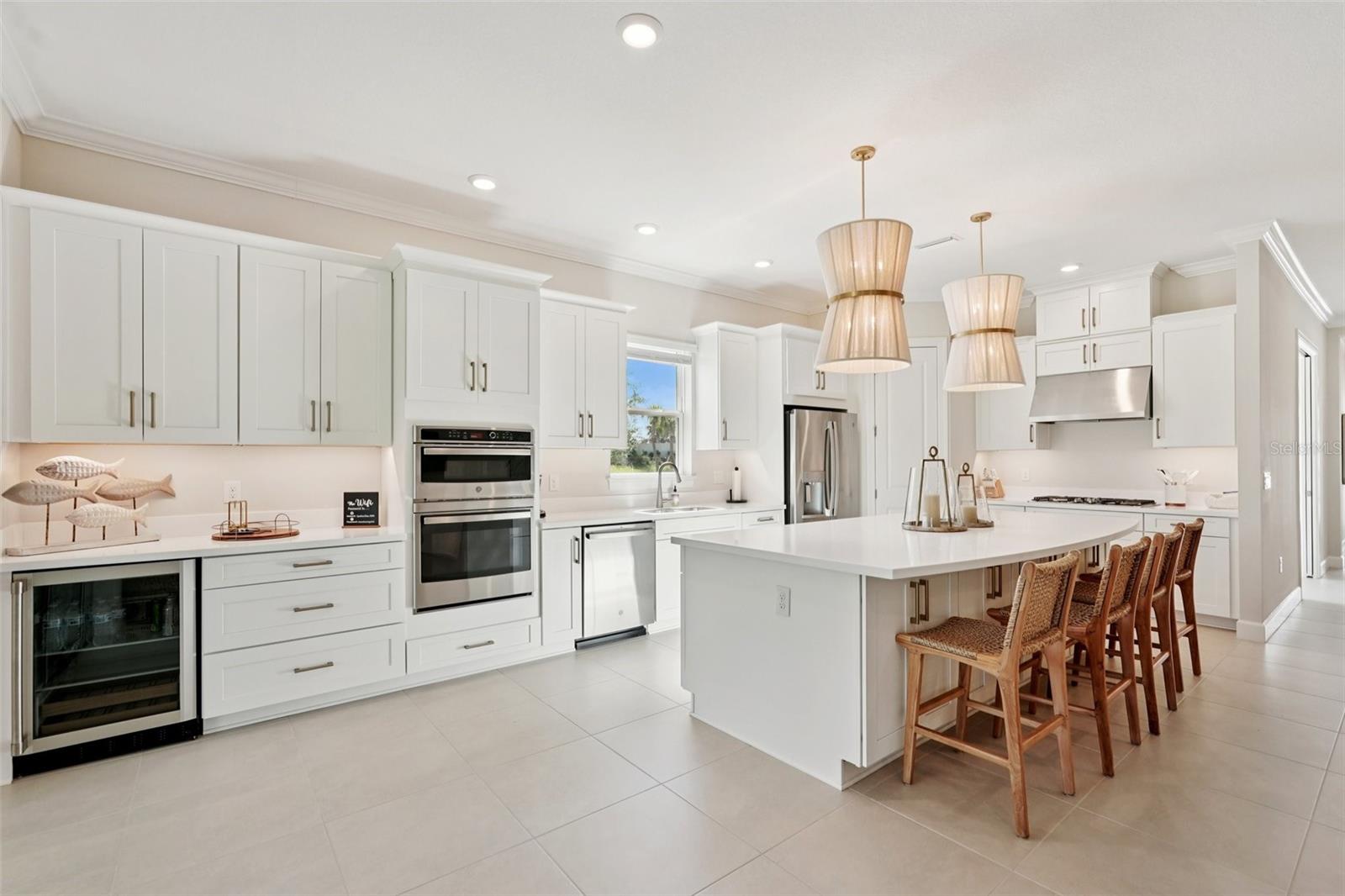 AZARIO ESPLANADE PH VII - Residential