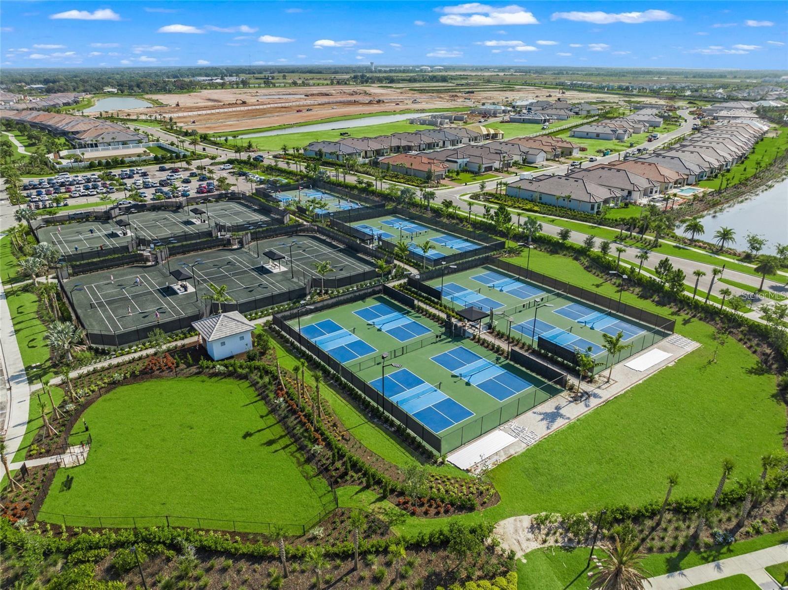 AZARIO ESPLANADE PH VII - Residential