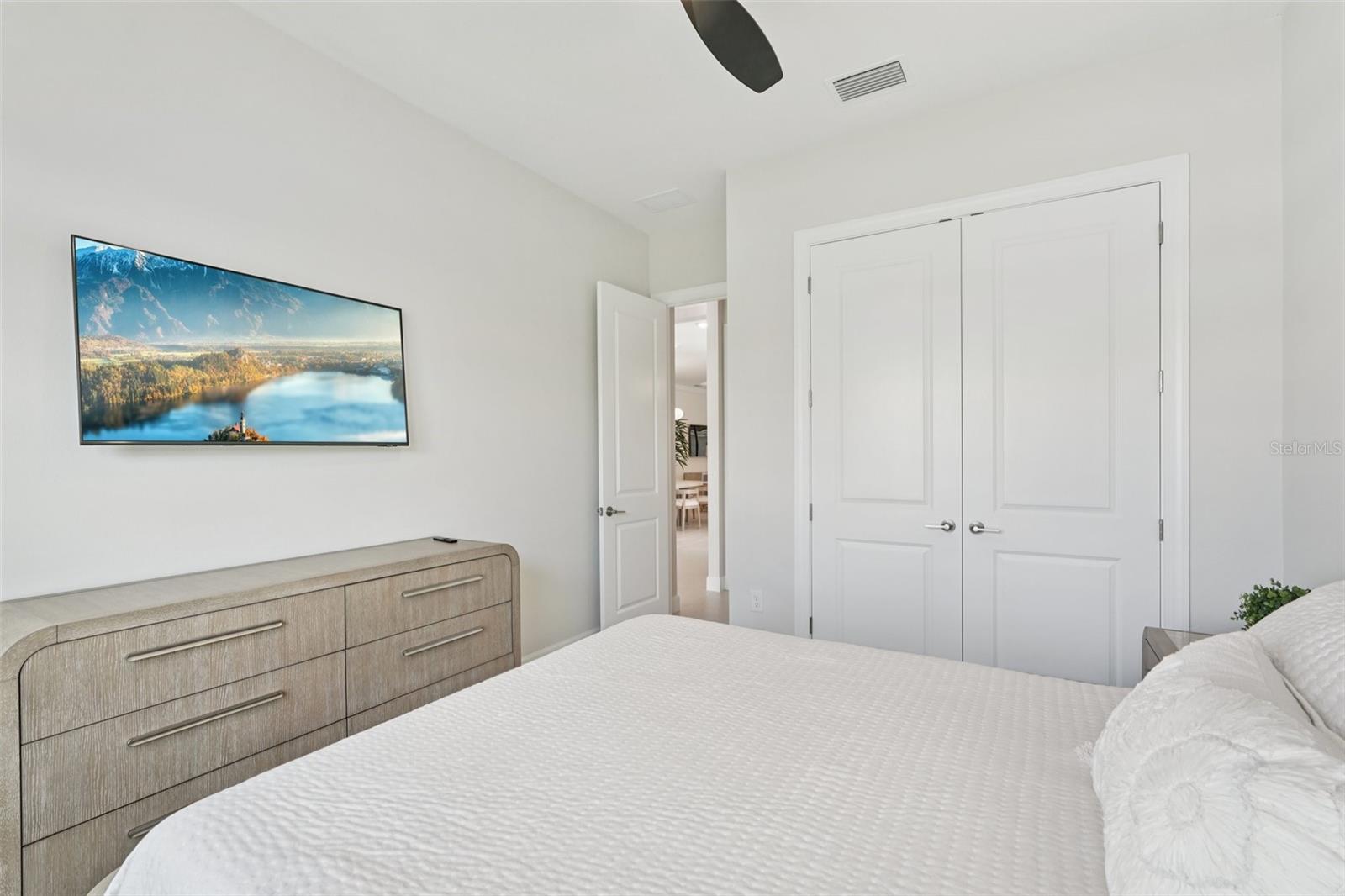 AZARIO ESPLANADE PH VII - Residential