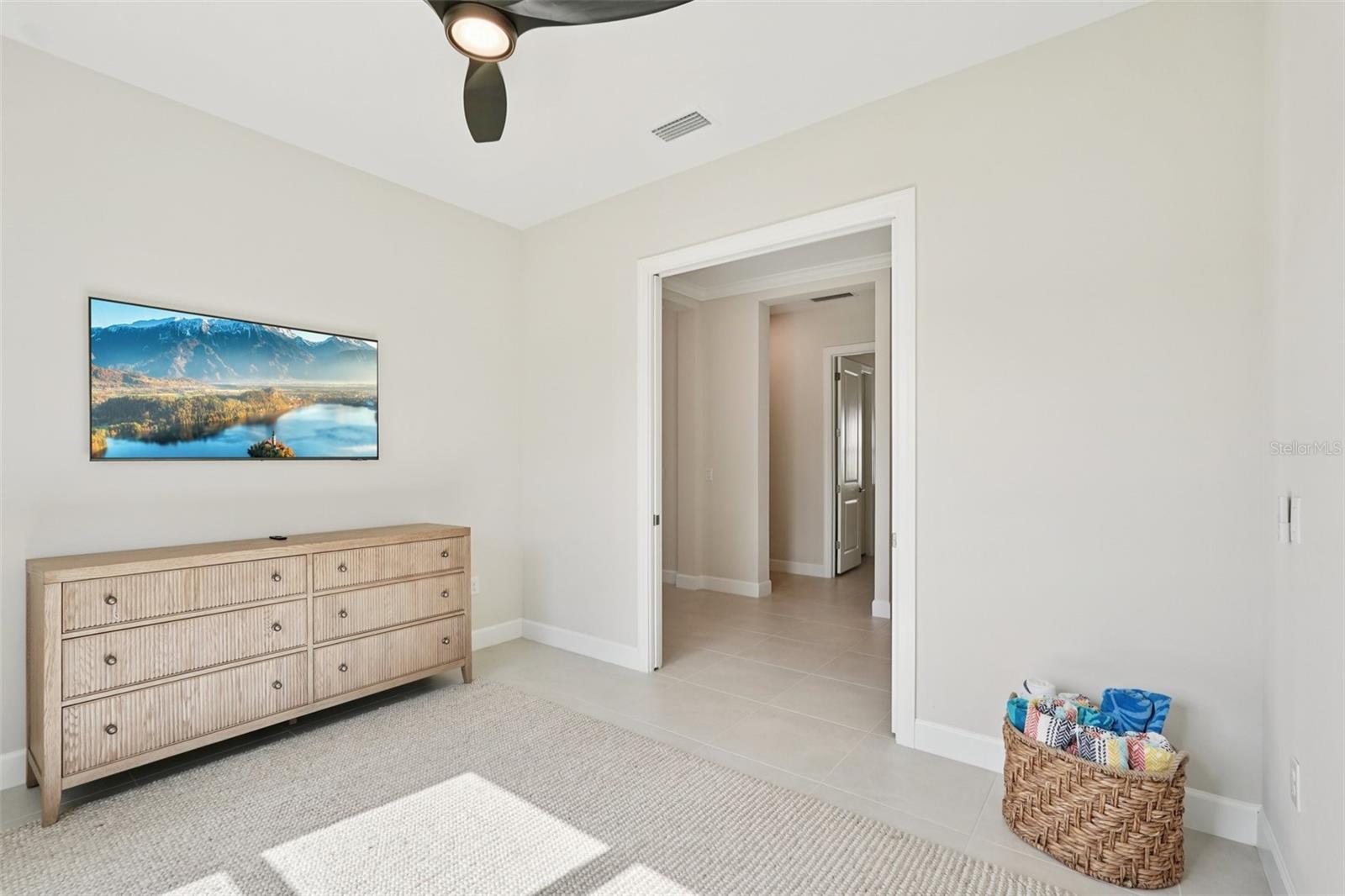 AZARIO ESPLANADE PH VII - Residential