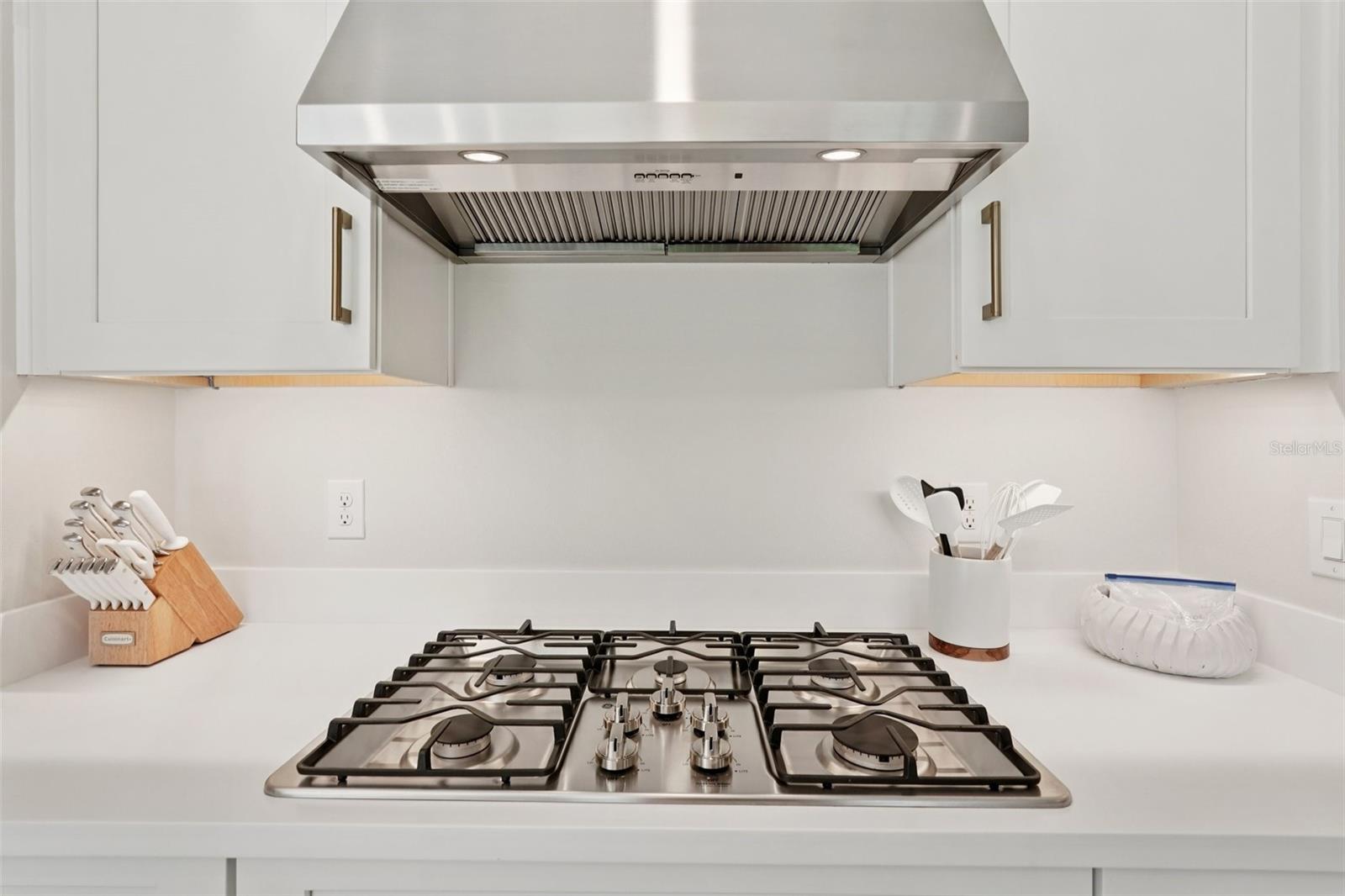 AZARIO ESPLANADE PH VII - Residential