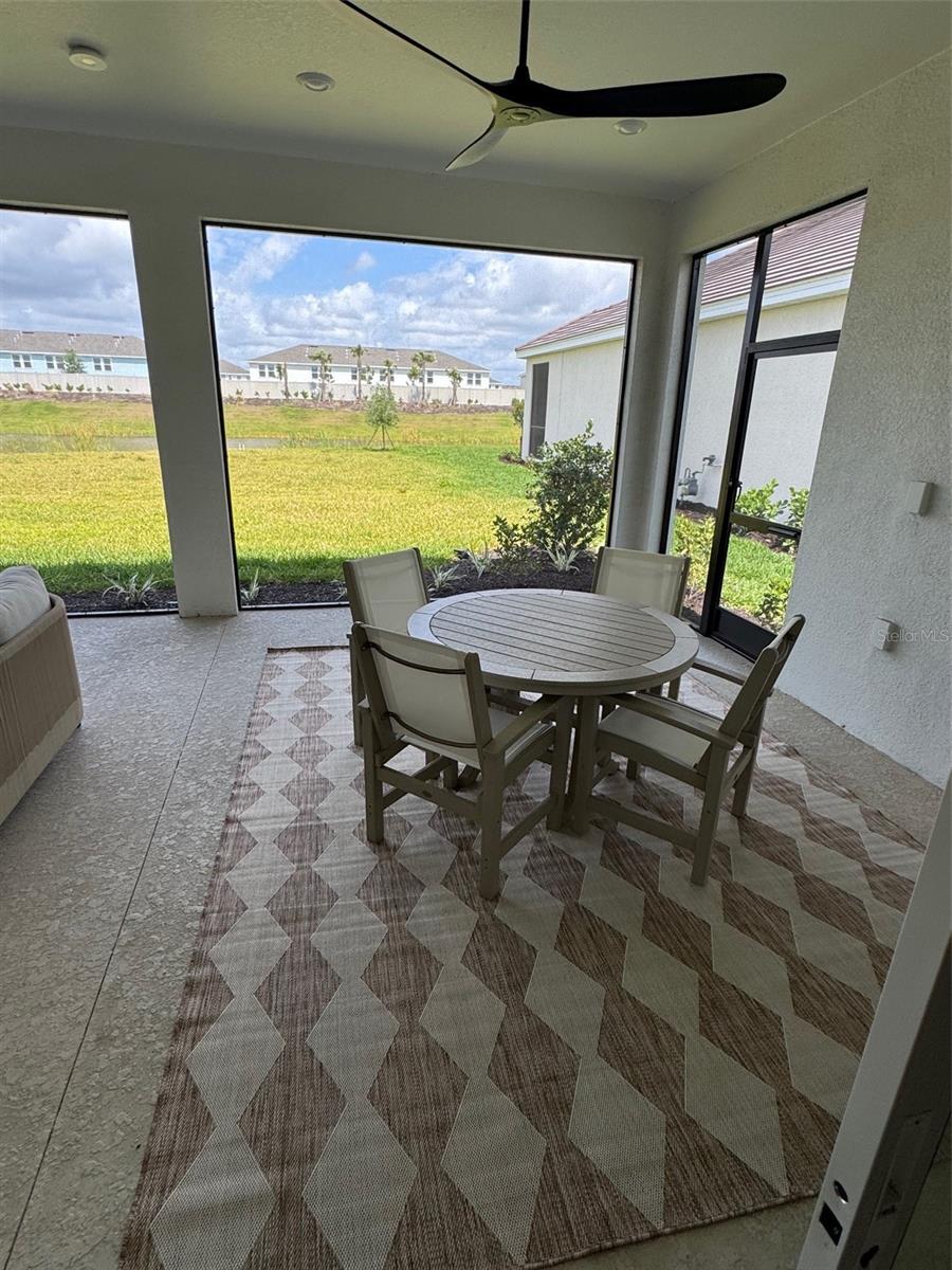 AZARIO ESPLANADE PH VII - Residential