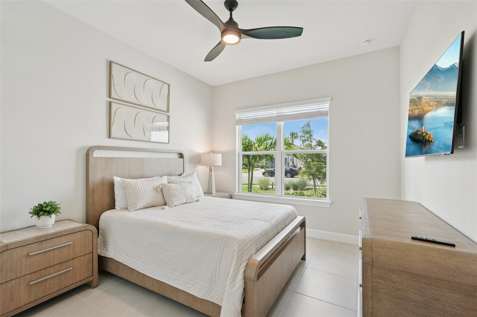 AZARIO ESPLANADE PH VII - Residential