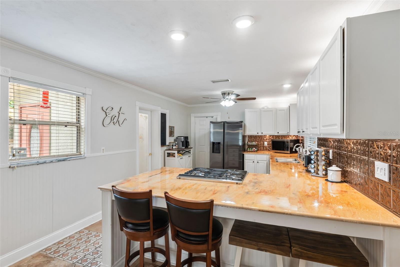 CONNERS LAKEFRONT ESTATE - Residential
