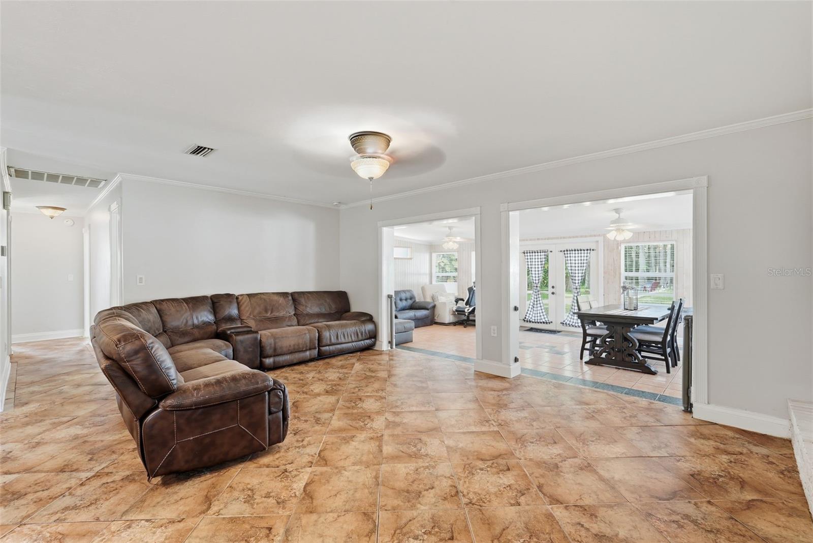 CONNERS LAKEFRONT ESTATE - Residential