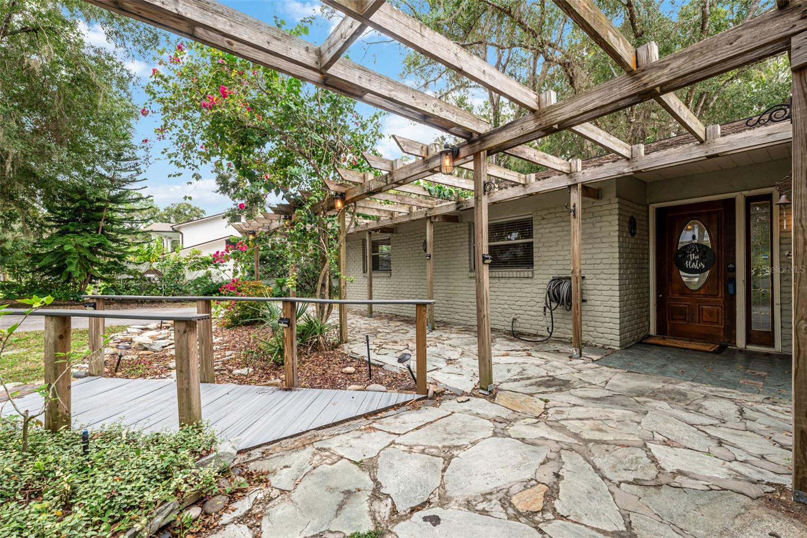 CONNERS LAKEFRONT ESTATE - Residential