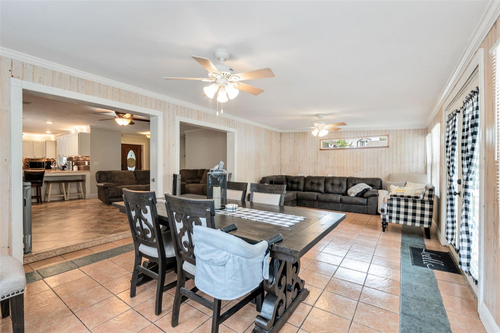 CONNERS LAKEFRONT ESTATE - Residential