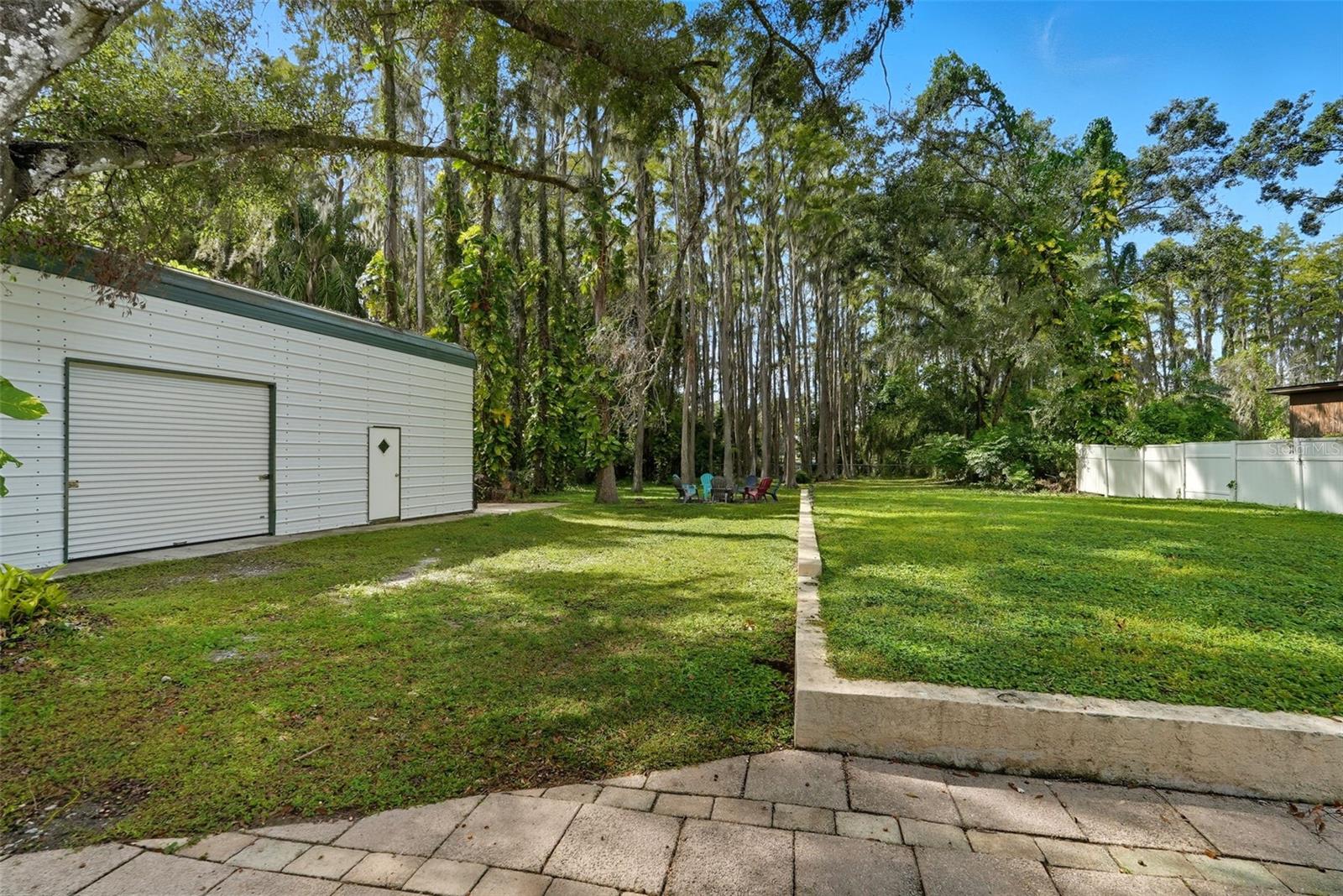 CONNERS LAKEFRONT ESTATE - Residential