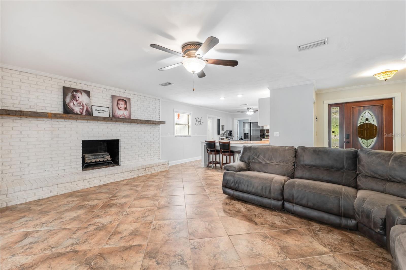 CONNERS LAKEFRONT ESTATE - Residential
