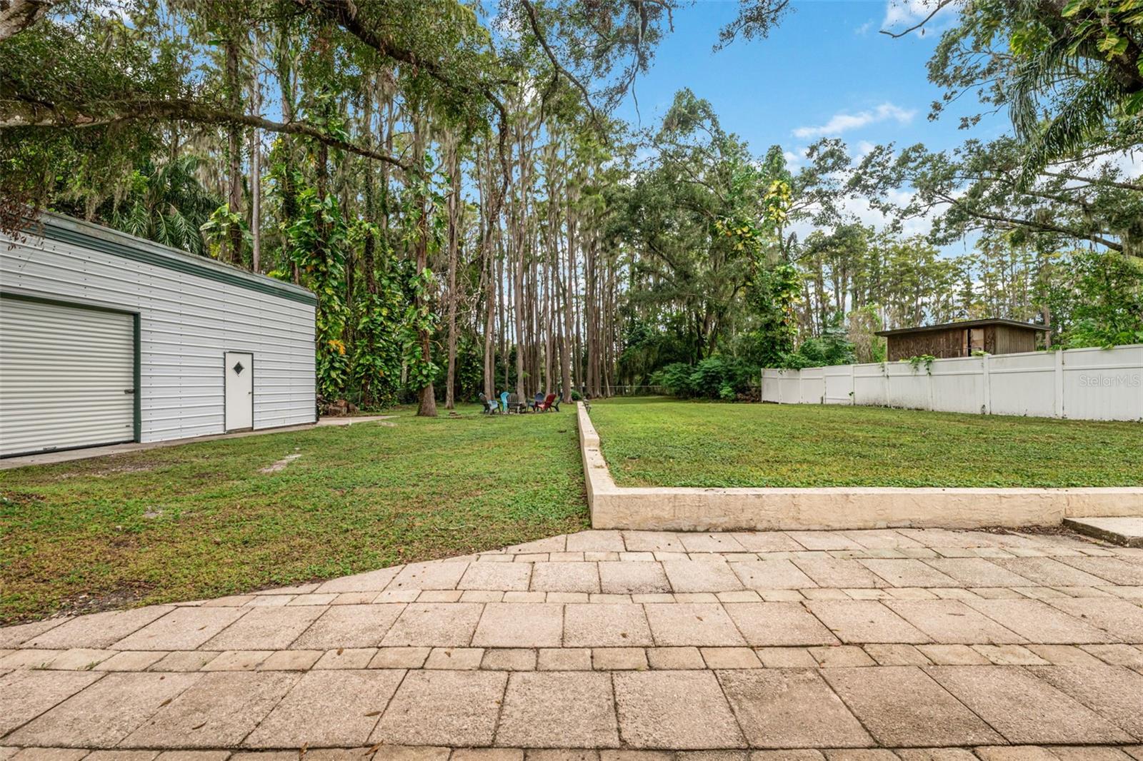 CONNERS LAKEFRONT ESTATE - Residential