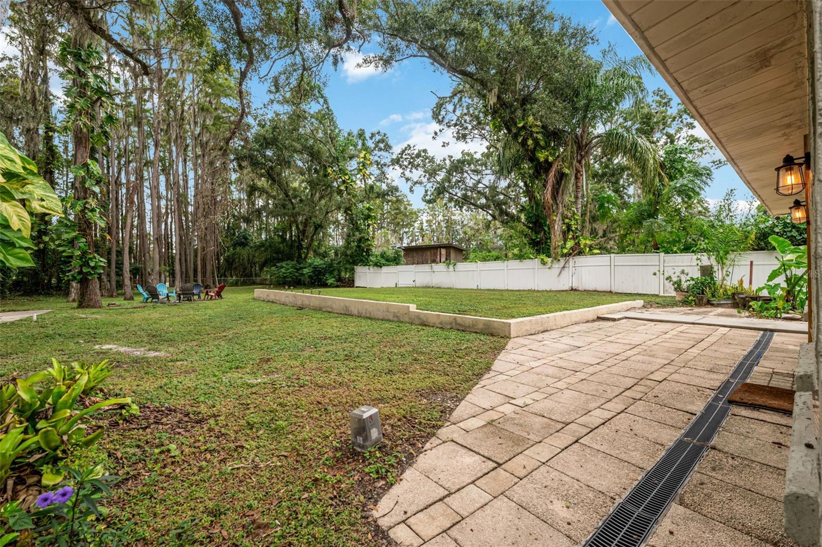 CONNERS LAKEFRONT ESTATE - Residential