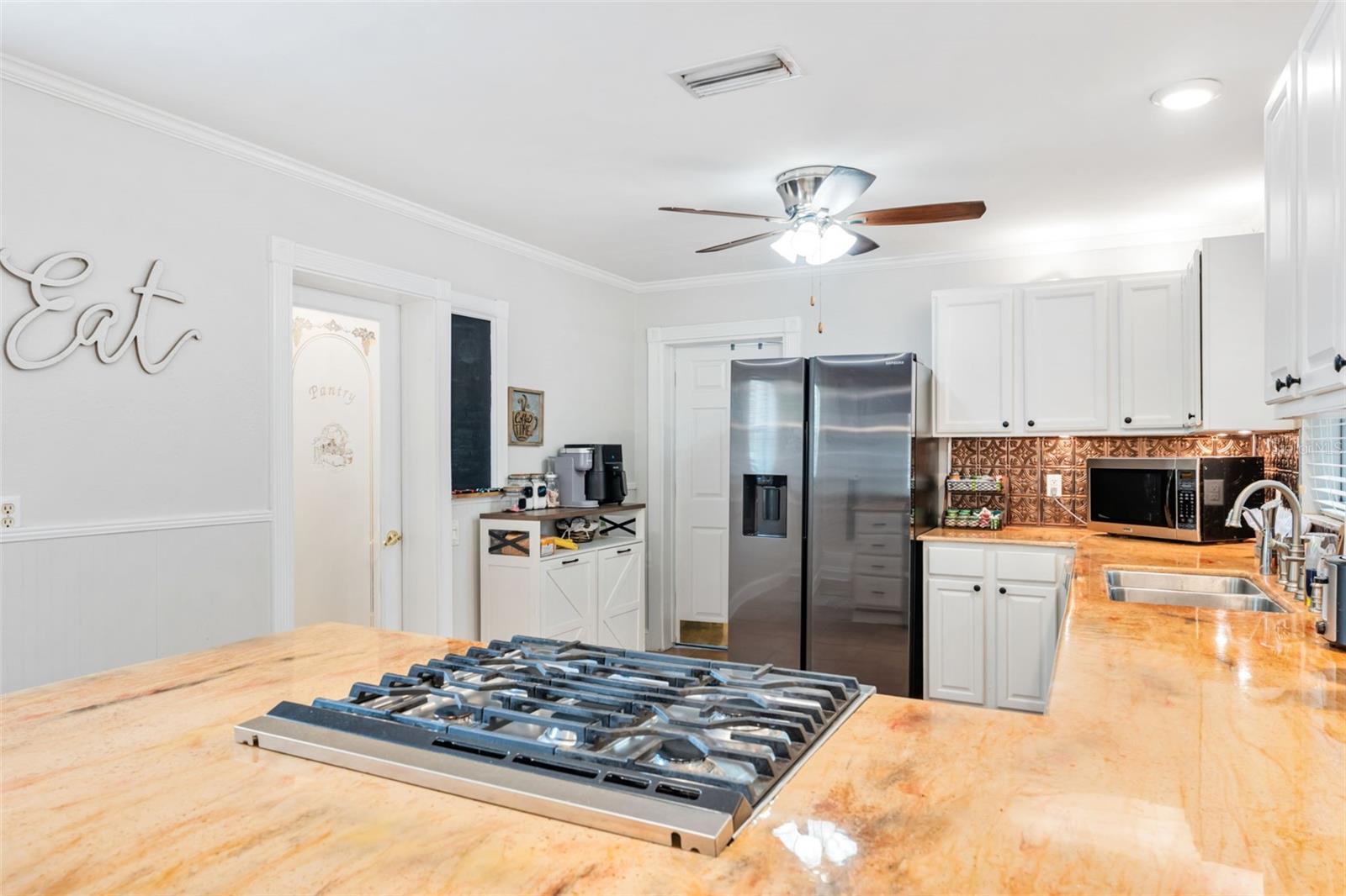CONNERS LAKEFRONT ESTATE - Residential