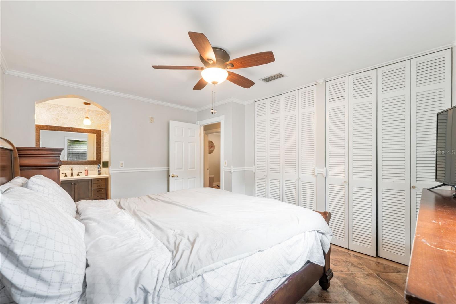 CONNERS LAKEFRONT ESTATE - Residential