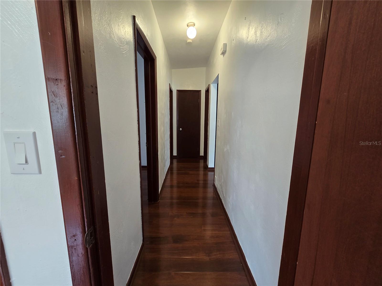 ROYAL OAK MANOR - Residential Lease
