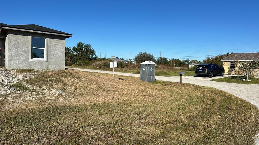 Photo of 6977 Hawksbury Street, Englewood, FL 34224 (MLS # TB8429276)