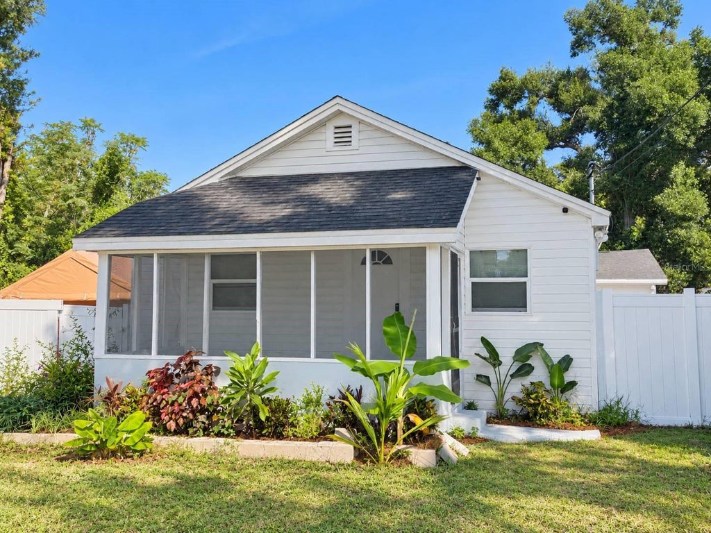 Photo of 10115 N 14th Street, Tampa, FL 33612 (MLS # TB8552715)