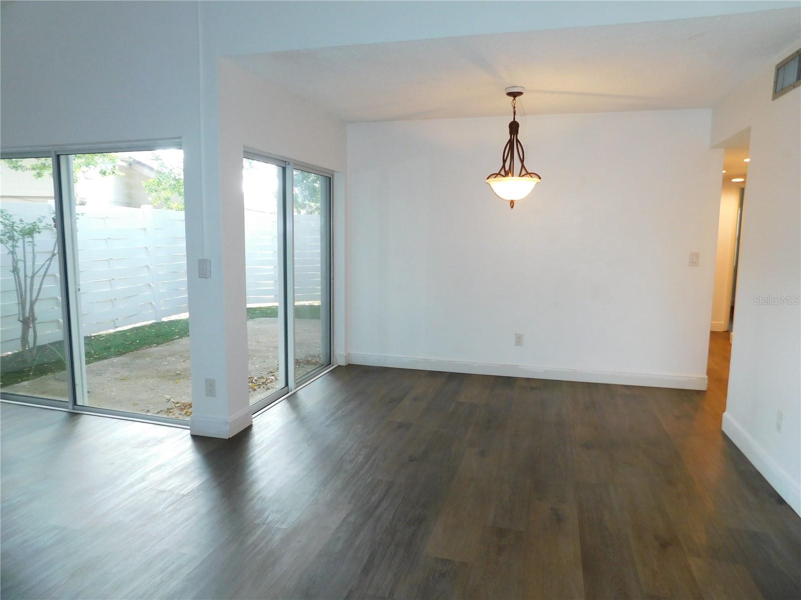 2561 FOREST RUN COURT