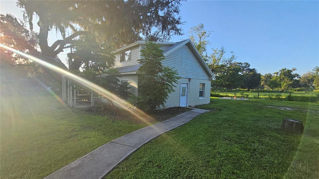 Photo of 13603 E 92 Highway, Dover, FL 33527 (MLS # TB8415193)